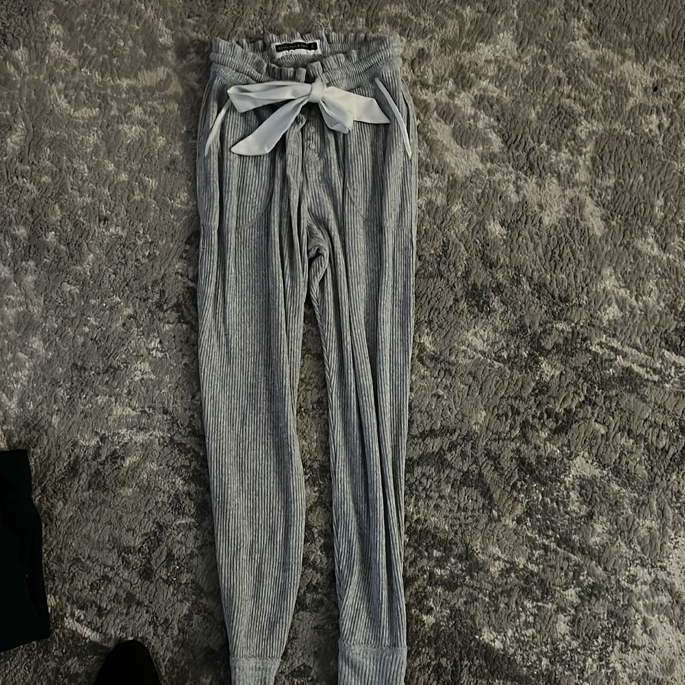 A&F sweatpants - Picture 2 of 3